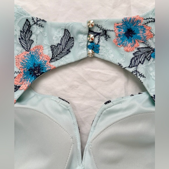 Guess Light Blue Lace Embroidered Sheath Dress | Sweetheart Neckline | Size 4 - Picture 13 of 17